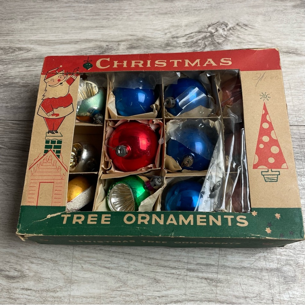 Vintage 1950s 12 Mercury Glass Christmas Tree Ornaments Box Fantasia Indent Bulb